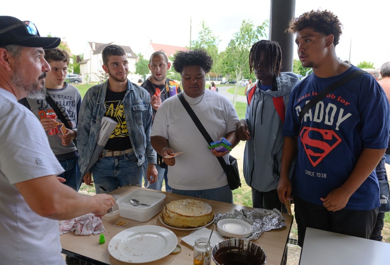 Educateurs d'internat : "Nous les accompagnons mais évitons de faire à leur place"